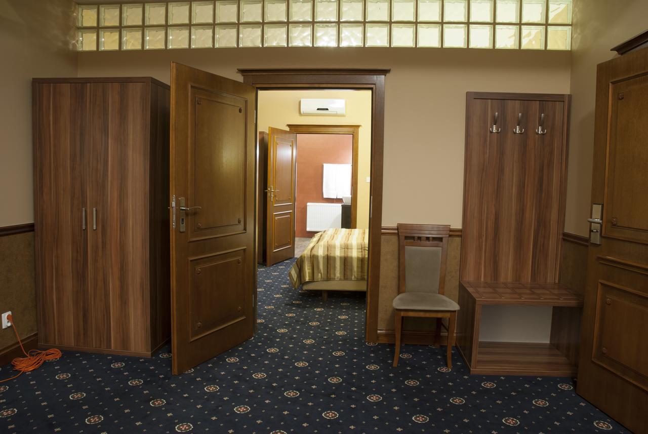 Hotel Dwor Galicja ستالوفا فولا المظهر الخارجي الصورة