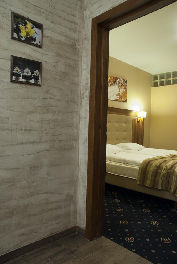 Hotel Dwor Galicja ستالوفا فولا المظهر الخارجي الصورة